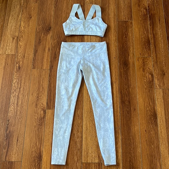 ALO Yoga Pants - Alo yoga snake skin set